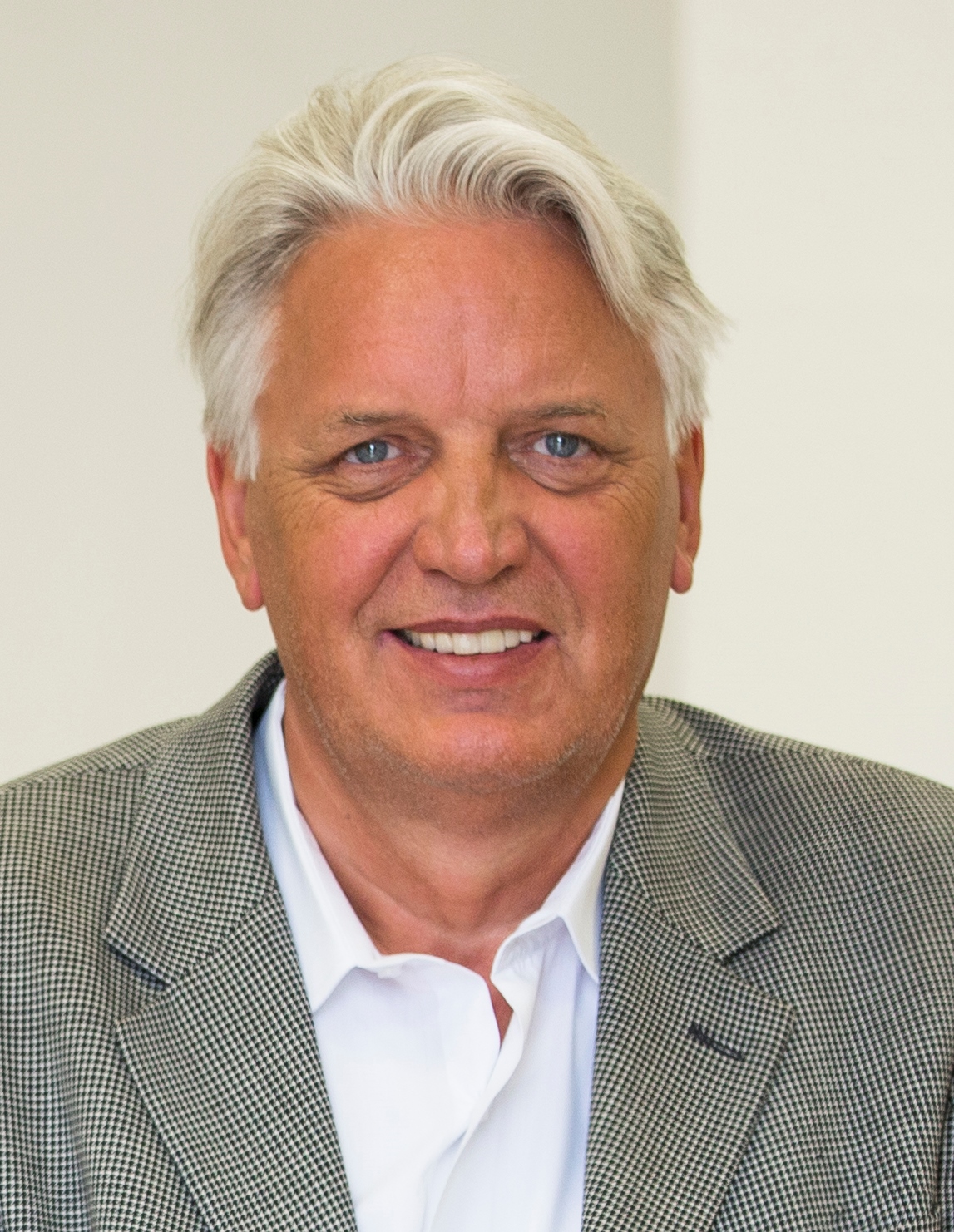 Finance Procure KG - Peter Cziumplik